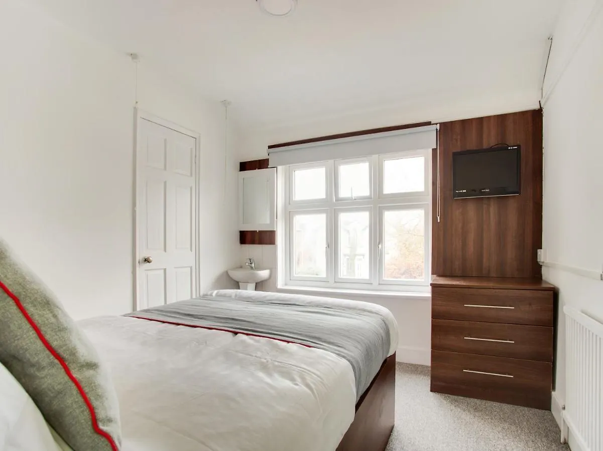Oyo Brunel Hotel Uxbridge 2*,